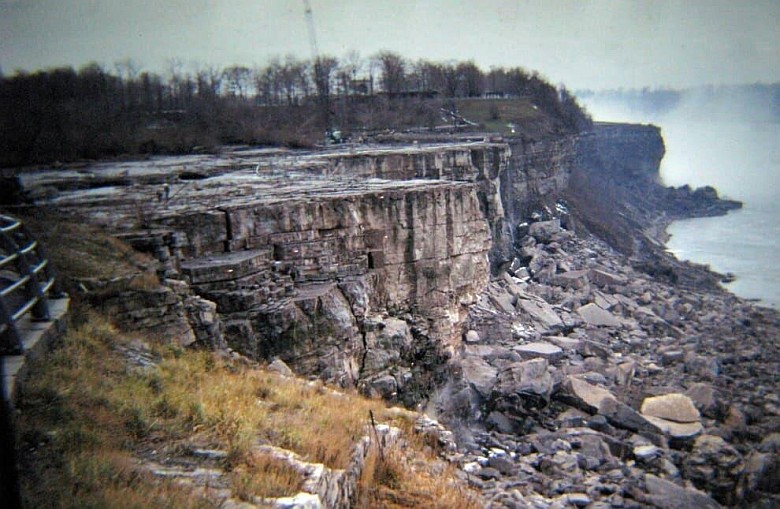 Przez kilka miesięcy w 1969 roku wodospad Niagara został pozbawiony wody w celu przeprowadzenia badań nad erozją