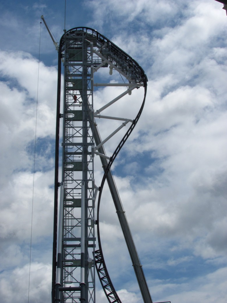 Takabisha - obecnie najbardziej stroma kolejka górska na świecie, Fuji-Q Highland, Japonia