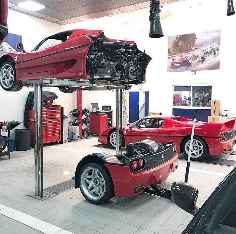 Jak zmienia się sprzęgło w Ferrari F50