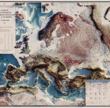 Topograficzna mapa Europy (reliefowa)