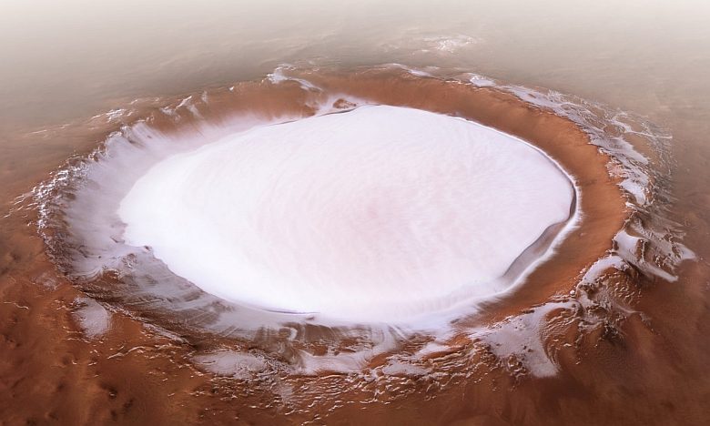 Pokryty lodem marsjański krater Korolowa. Zdjęcia zostały wykonane przez sondę Mars Express