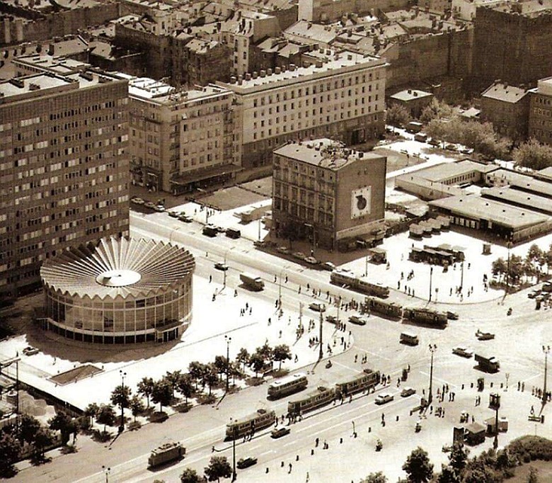 Centrum W-wy jeszcze bez hotelu Forum