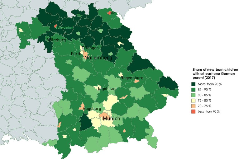 Udział nowo narodzonych dzieci w Bawarii z co najmniej jednym rodzicem niemieckim