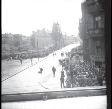 28 VI 1956 wybucha Powstanie Poznańskie. Z naszej strony czynny udział z bronią w ręku wzięło kilkuset Bohaterów