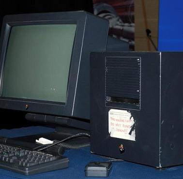 Na tym komputerze trzydzieści lat (1989) temu Sir Tim Berners-Lee wynalazł internet