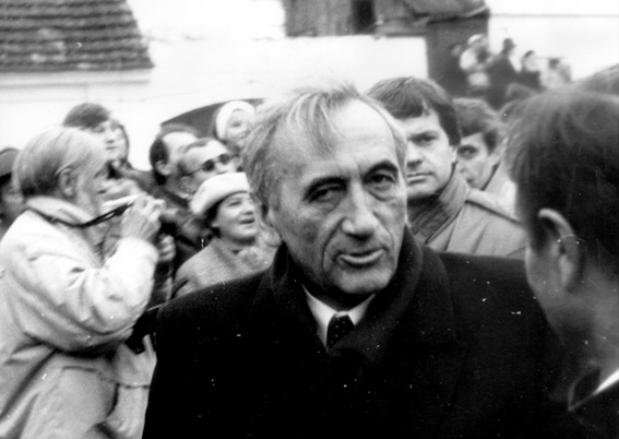 Kiedy na Mokotowie UB torturowało Śp.Bp.Kaczmarka a płk.Goldberg tworzył akt oskarżenia Tadeusz Mazowiecki pisał ...