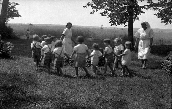 19 IV 1944r. Niemcy mordują w Hamburgu 20 Polskich Dzieci przywiezionych z 