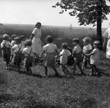 19 IV 1944r. Niemcy mordują w Hamburgu 20 Polskich Dzieci przywiezionych z "Konzentrationslager Neuengamme"
