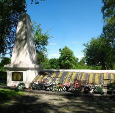 7 VII 1943 Niemcy pacyfikują wieś Szaulicze. Mordują 336 Polaków (w tym 120 dzieci) a wieś doszczętnie palą