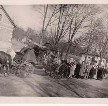 W lutym i marcu 1944 z rąk Ukraińców na ulicach Lwowa prawie codziennie ginął młody Polak. Dlatego "Kedyw" AK ...