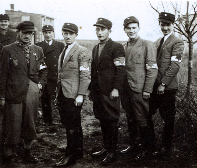 Podczas częściowej ewakuacji/likwidacji Małego KL Auschwitz dla Polskich Dzieci w lipcu 1944r. Niemcom z KRIPO ...