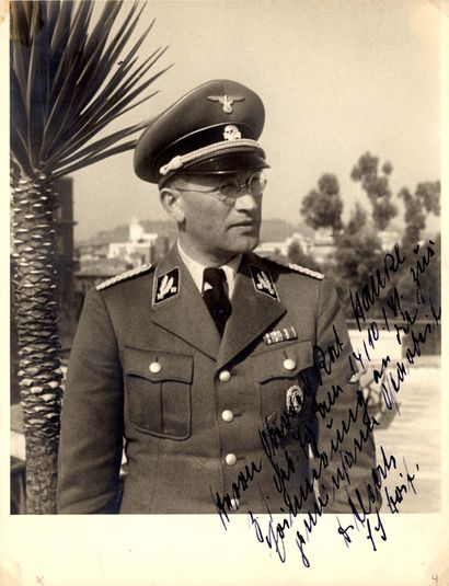 SS-Brigadeführer Karl Wilhelm Albert : Upilnowanie getta (w Łodzi) jest coraz trudniejsze.Szmugiel towarów do getta przez Polak