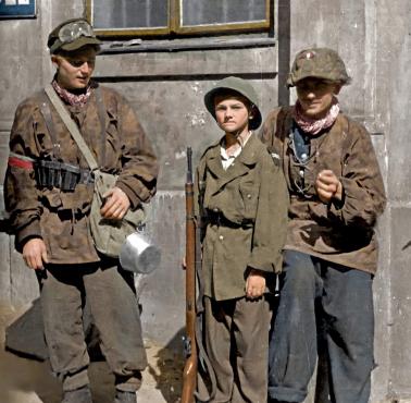 11-letni chłopak sam zdobył dla siebie broń, wynosząc ją prawie spod czołgu.  Witold Modelski poległ 20 września 1944 r