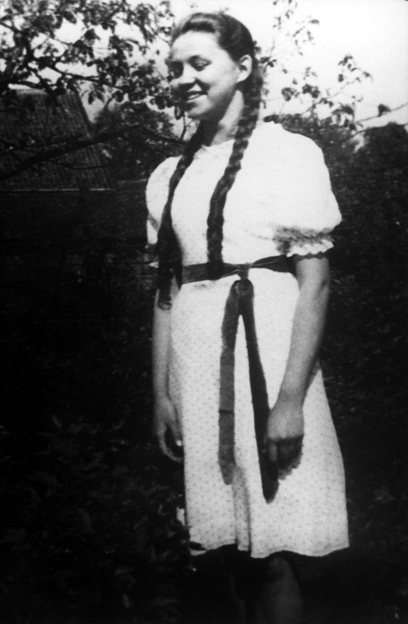 17-letnia W. Stempkowska Żabka, po strasznym śledztwie w Gpo Białystok więziona w Ravensbrück, następnie więzili ją komuniści
