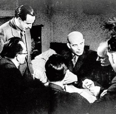 5 I 1942 w Warszawie przy ul.Krasińskiego 18, Pinkus Finder wraz z sowiecką agenturą podjęli decyzję o powołaniu PPR ...