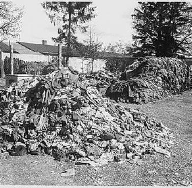 W KL Dachau tylko polskim księżom zakazano odprawiać Mszy św. Niemcy zaproponowali kapłanom polskim w zamian za przywileje ...