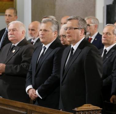 Honecker: „Obecny bieg wydarzeń w Polsce obciąża konto Kani, który współpracuje z Solidarnością i klerem katolickim”