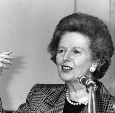 Margaret Thatcher "Być wpływowym to jak być damą – jeśli musisz mówić ludziom, że nią jesteś, to znaczy, że nią nie jesteś."