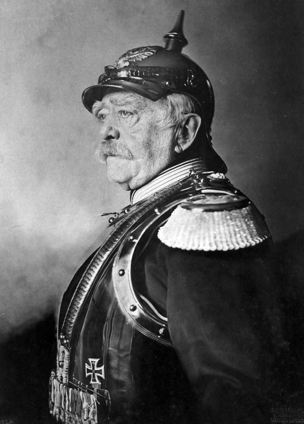 W kilka lat po zwycięstwie nad Francją Bismarck znów groził jej wojną. I wtedy Aleksander II dał znać Bismarckowi że ...
