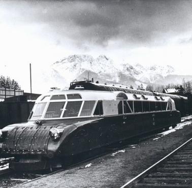 Luxtorpeda Zakopane 1936 rok.  Czas z Krakowa do Zakopanego - 2 godz. 18 min.  Obecnie - 3 godz. 49 min.