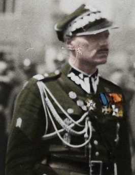 Pułkownik Władysław Anders, przeciwnik Piłsudskiego w maju 1926, został w październiku 1926 dowódcą brygady kawalerii ...