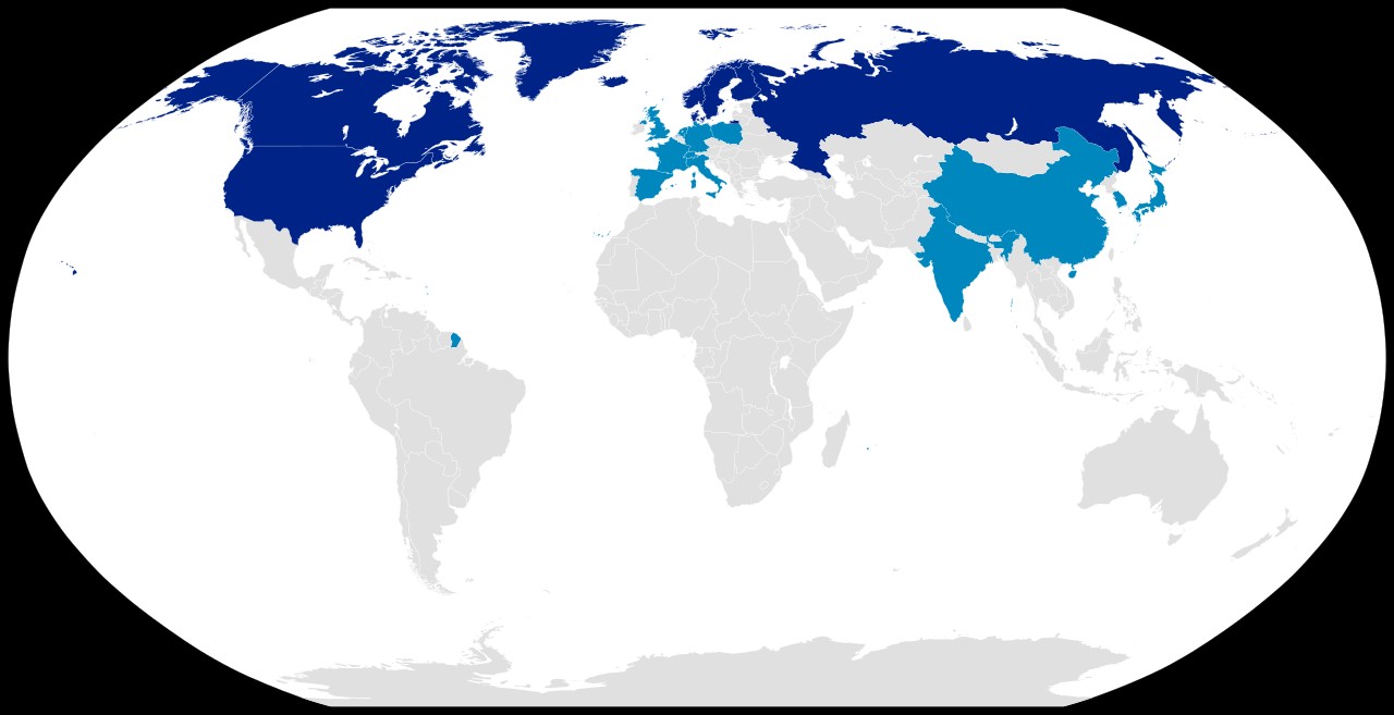 Mapa członków Rady Arktycznej (ciemnoniebieski: członkowie / jasnoniebieski: obserwatorzy)