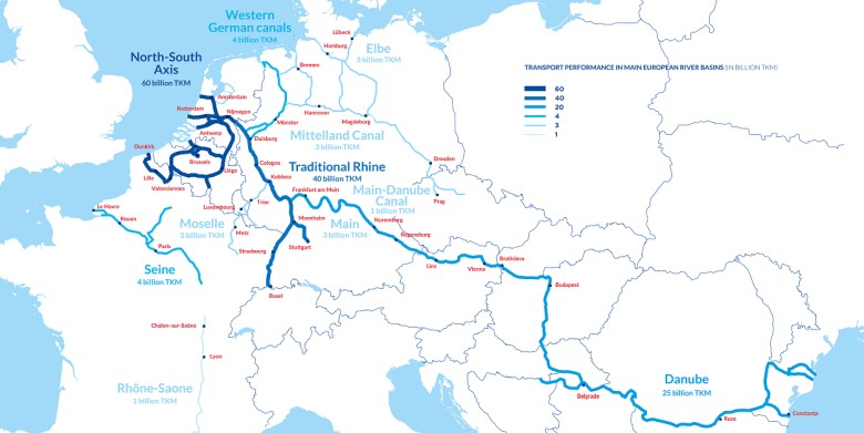 Ładunki przepływające przez główne europejskie rzeki i kanały, widoczny obszar rdzeniowy Unii i peryferia