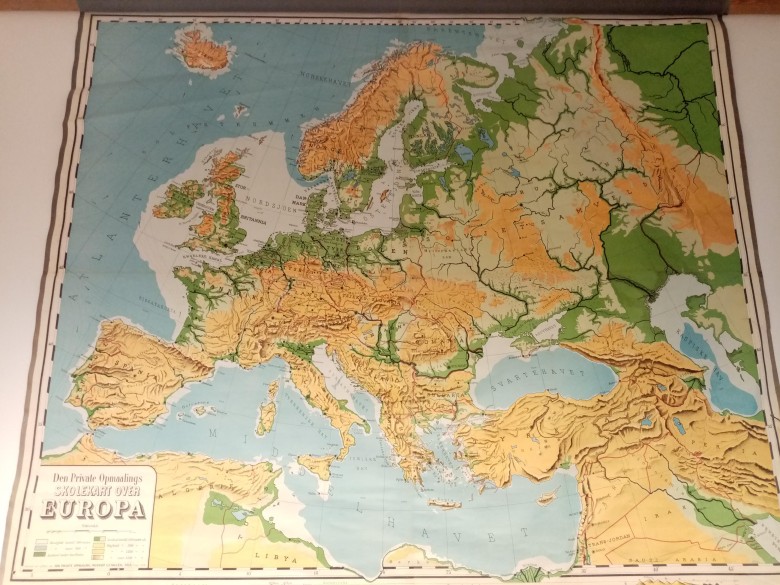 Geopolityka: norweska mapa Europy, Ameryki Północnej i Południowej z 1954 roku