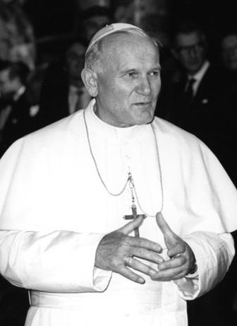 Człowiek może zbudować świat bez Boga, ale ten świat w końcu obróci się przeciwko człowiekowi. Św. Jan Paweł II.
