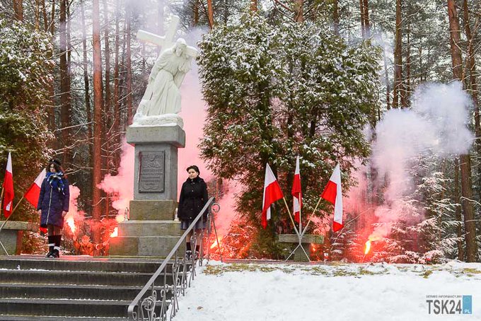 15.02.1940 w lesie Bór pod Skarżyskiem-Kamienną Niemcy mordują ok.360 Polaków,w tym 70 harcerzy, harcerek, oficerów i zakonników