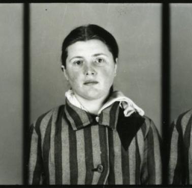 27 kwietnia 1942 z więzień w Krakowie i Tarnowie do Auschwitz dotarł pierwszy transport Polek wśród nich Stanisława Drzewiecka