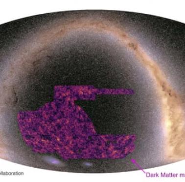 Mapa ciemnej materii nieba na półkuli południowej, stworzona przez międzynarodowy zespół Dark Energy Survey (DES)