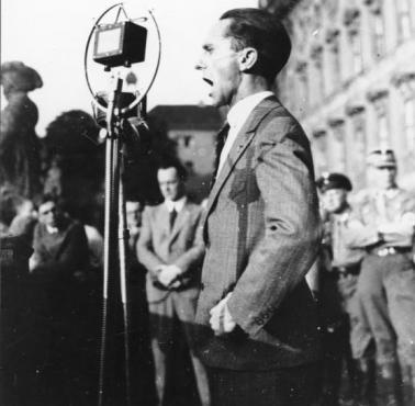 "Jestem przekonany, że w za pięćdziesiąt lat ludzie nie będą już myśleli w kategoriach ojczyzn" dr Joseph Goebbels, 1941
