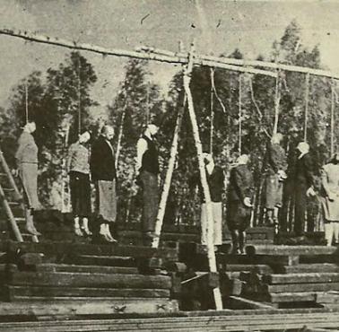 11 X 1942r. Niemcy dokonują na stacji Rożki pod Radomiem publicznej egzekucji 15 Polek i Polaków.