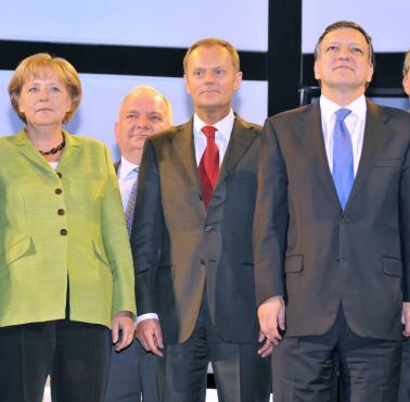 Na szczycie NATO w 2008 zdecydowano o budowie tarczy antyrakietowej w Polsce i Czechach. Premier Donald Tusk odrzucił ...