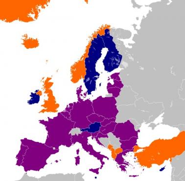 Mapa porównująca członkostwo w NATO i Unii Europejskiej. Niebieski to tylko UE, pomarańcz tylko NATO ...