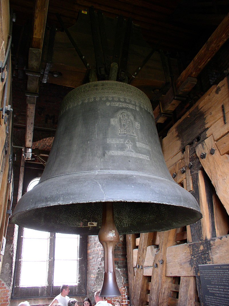 Dzwon Zygmunt został odlany z moskiewskich armat zdobytych w 1514 roku w bitwie pod Orszą przez wojska Rzeczypospolitej ...