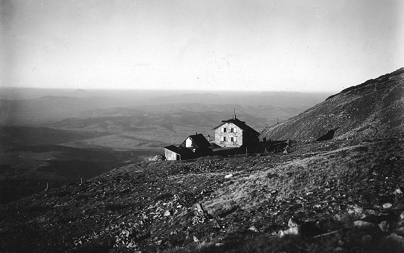 Otwarte 11 czerwca  1905 schronisko turystyczne na Babiej Górze (1616 m n.p.m.) w Beskidach Zachodnich
