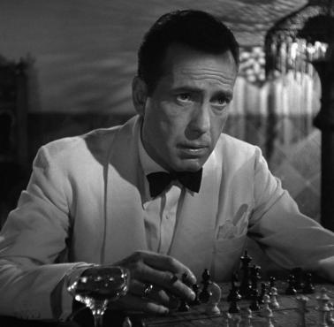 Humphrey Bogart, umierajac w 1957 roku powiedział "Nigdy nie powinienem był przerzucać się ze szkockiej na Martini"