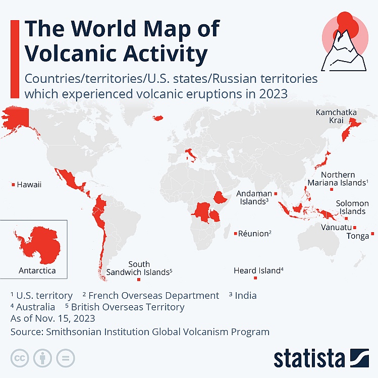 Mapa świata z naniesioną największą aktywnością wulkaniczną w 2023 roku