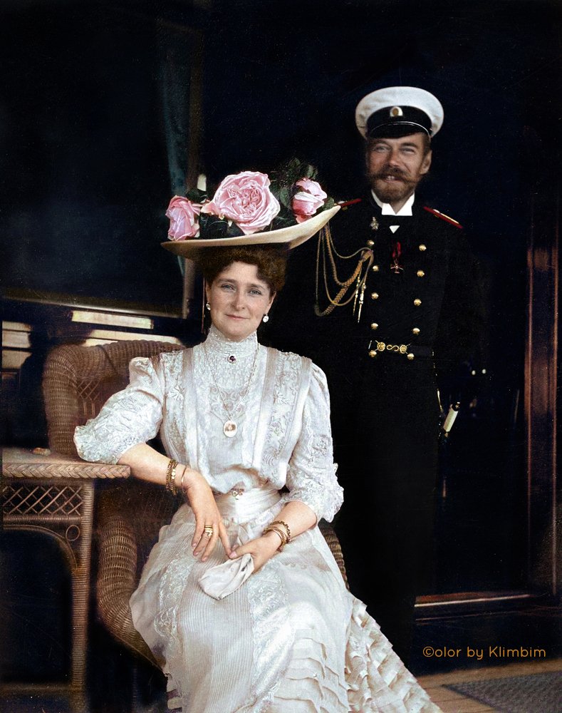 Car Mikołaj II oraz caryca Aleksandra Fiodorowna na pokładzie carskiego jachtu Standard, czerwiec 1908