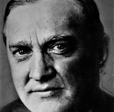 W 1937 do Lwowa przyjechał prof. John von Neumann, zaproponował Banachowi pracę w USA