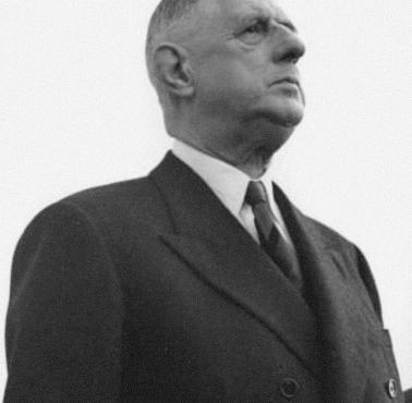 Charles de Gaulle: "traktaty międzynarodowe są jak młode dziewczęta: przemijają"