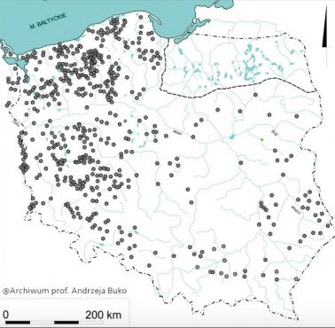 Mapa osad warownych w Polsce od VIII do X wieku.