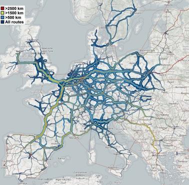 Roczny ruch ciężarówek na drogach w Europie - ich długość i intensywność