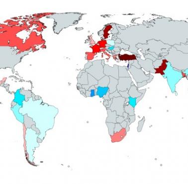 Wzrost lub spadek pozytywnego ocen USA (Pew Research, 2026)