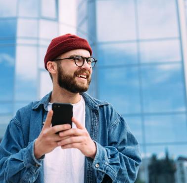 Ile lat aktualizacji dostaje smartfon? Jak sprawdzić wsparcie producenta przed zakupem