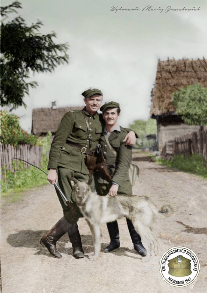 21 IV 1946 ubecy aresztują i po 2 miesiącach mordują Śp.Por.Mariana Plucińskiego ps.Mścisław ...