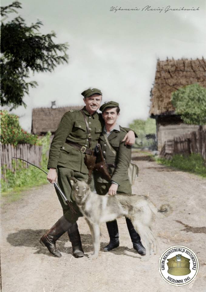 21 IV 1946 ubecy aresztują i po 2 miesiącach mordują Śp.Por.Mariana  Plucińskiego ps.