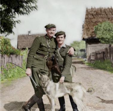 21 IV 1946 ubecy aresztują i po 2 miesiącach mordują Śp.Por.Mariana  Plucińskiego ps."Mścisław" ...